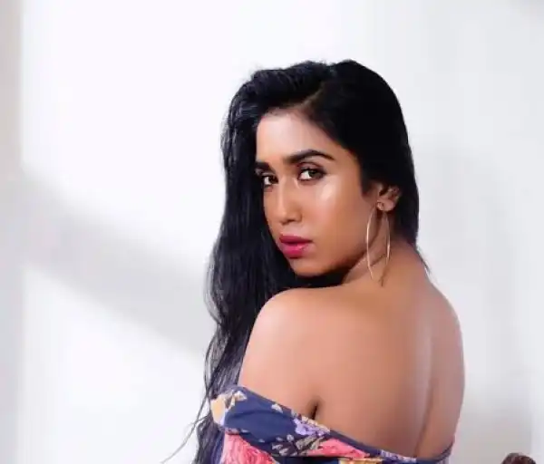 Biography & Career Of Scarlett Rose