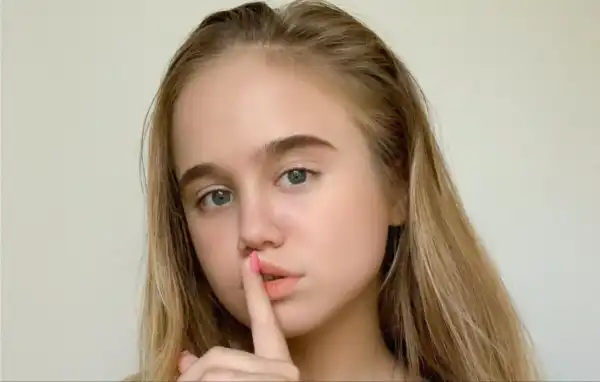 Age & Career Of Alisa Goldfinch