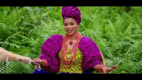 Olorun Loke – Veeki Royce (Video)