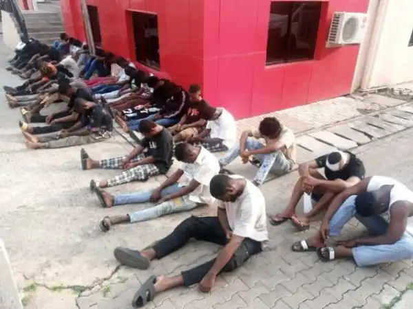 30 Suspected Yahoo Boys Arrested In Abuja (Photo)