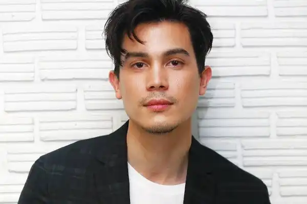 Biography & Career Of Sunny Suwanmethanont