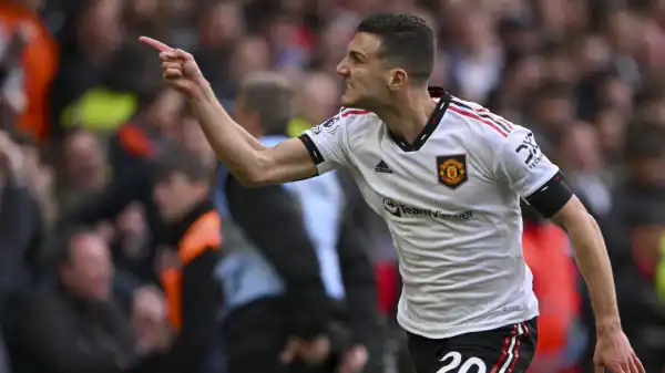 Bruno Fernandes & Diogo Dalot laud Man Utd squad depth