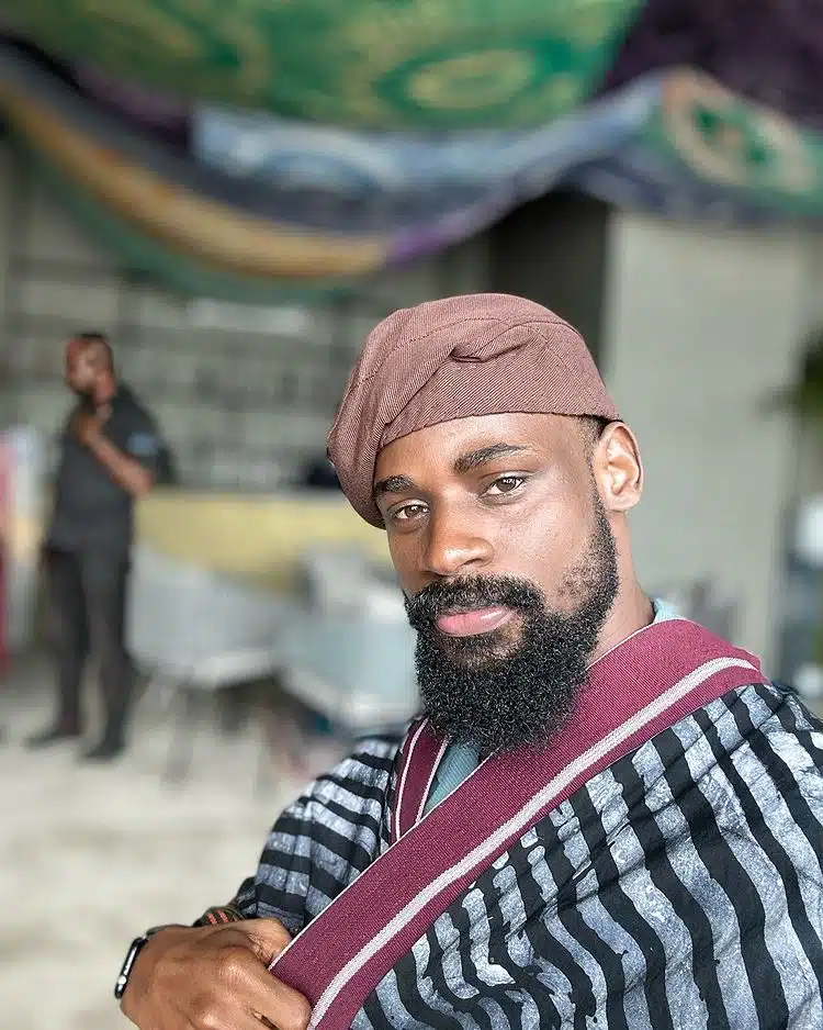 Chess master Tunde Onakoya beats Verydarkman, wins activism award