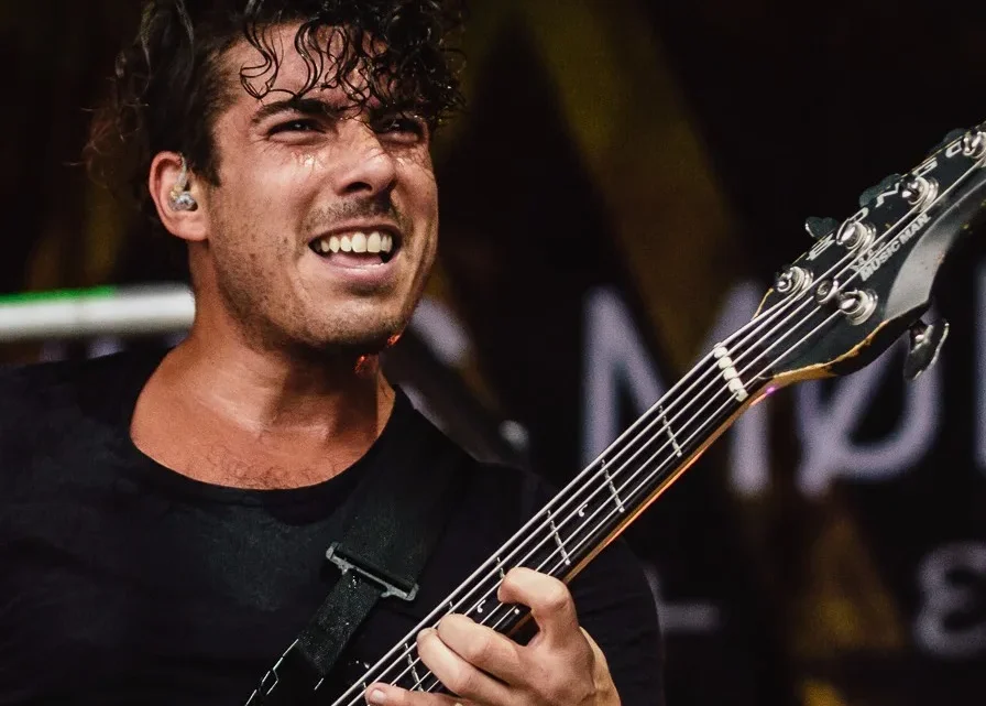 Biography & Net Worth Of Daniel Oliver