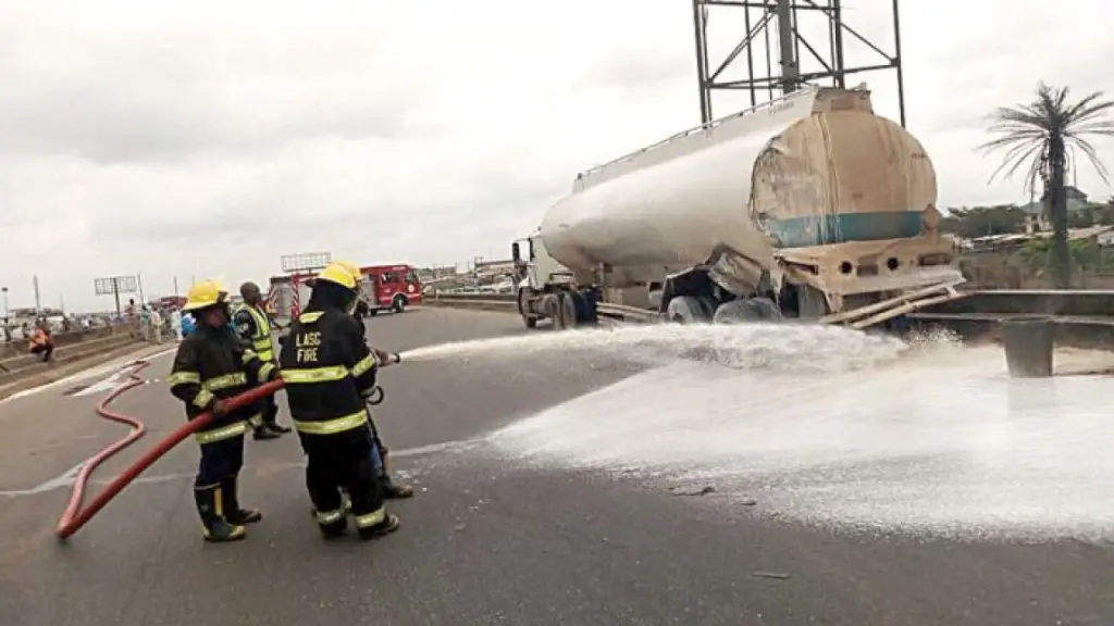 Oyo: Unregistered tanker loaded with 15,000 litres of AGO tumbles in Iseyin