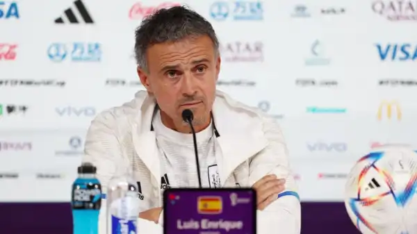 Luis Enrique defends Barcelona duo after continued selection criticism