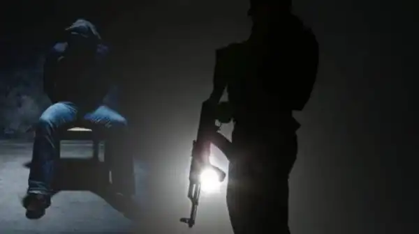 Residents Nabs Suspected Kidnapper’s Informant, Releases 3 Victims