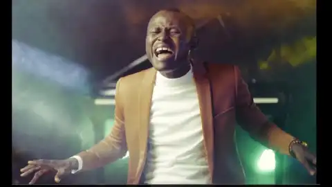 Elijah Oyelade – The Picture Of You (Video)