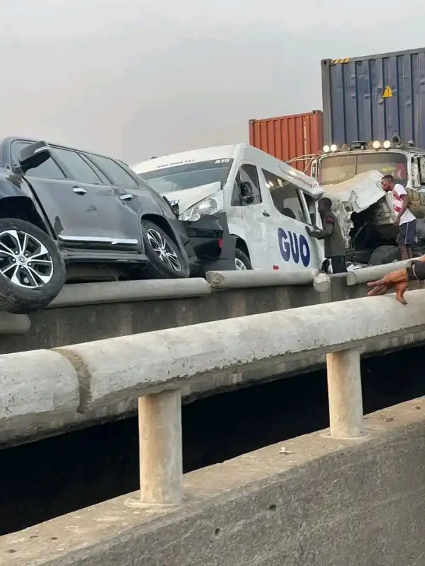 Eight confirmed dead in multiple-truck crash on Lagos-Ibadan Expressway
