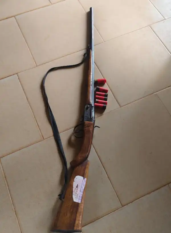 Suspect flees as Police recover gun, live cartridges in Ogun