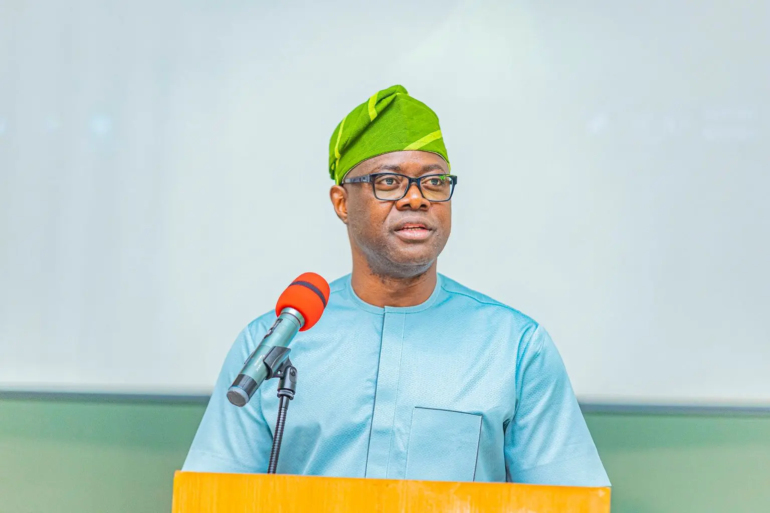 Oyo guber: ‘I’ve freed you, bring out your billboards with PDP logo’ – Makinde tells aspirants