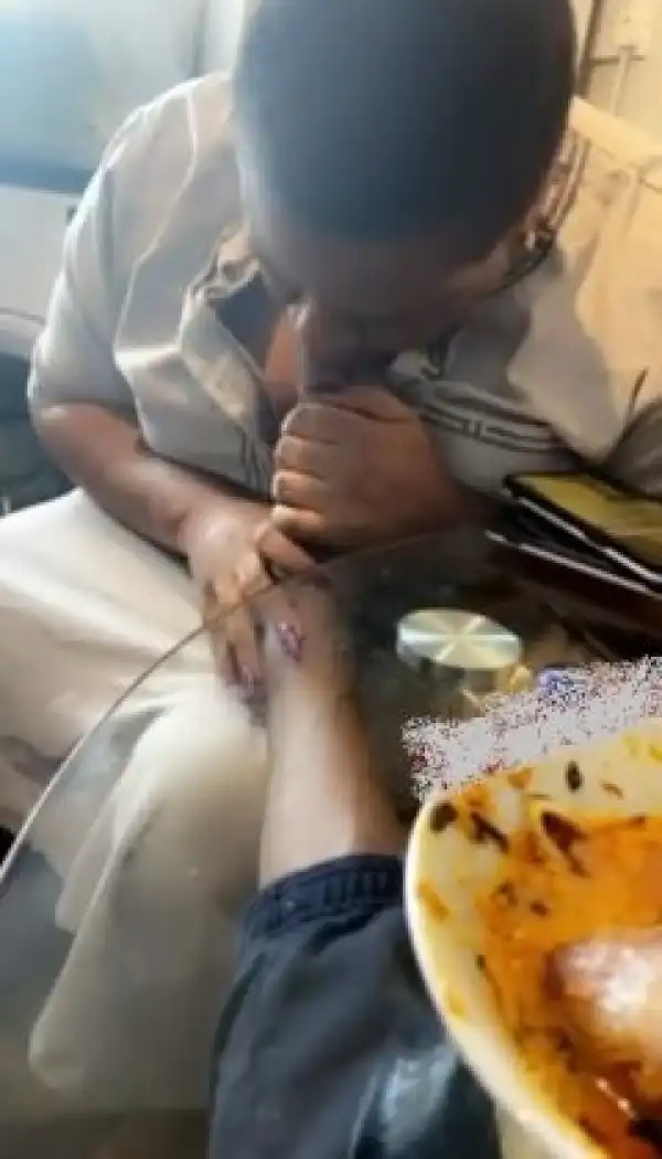 “Na Woman Wey Suck Our Toes We Go Marry Oh” – Nkechi Blessing Hailed for Pampering Lover (Video)