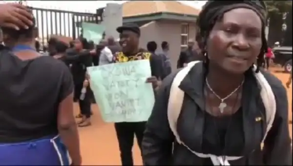 Okowa Is An Ashawo Man - Delta State Pensioners Protest Non-Payment Of Pensions