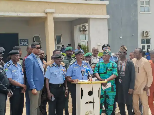 Ogun CP hands over rescued Gateway Polytechnic students to families, school management