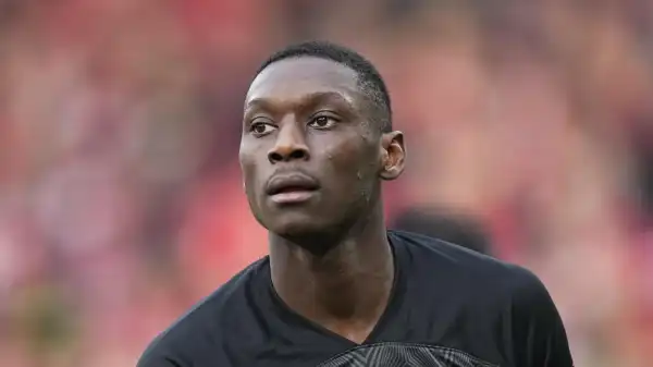 Manchester United target offers himself to Real Madrid as Benzema’s replacement