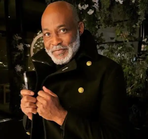 Grandpa Duties - RMD Takes His Grandchildren Shopping In Canada Ahead of Chritstmas (Video)