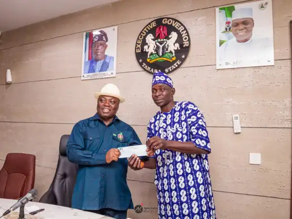 Taraba governor, Kefas receives APC membership card