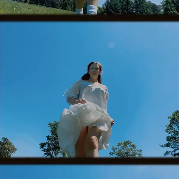 Amanda Frances – shooting hoops