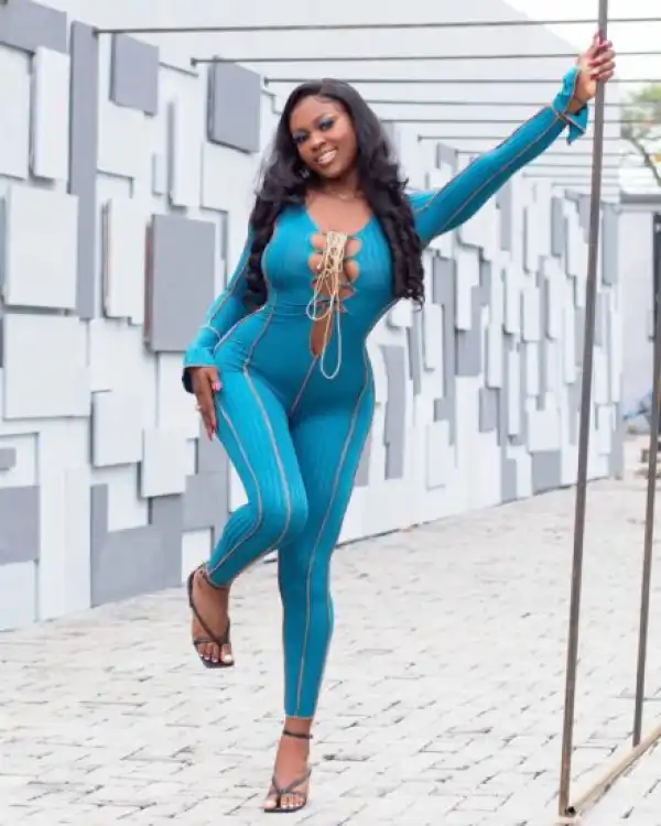 “Body On Fire” – Bbnaija Star, Ka3na Flaunts Curves In Sexy Jumpsuit