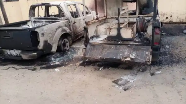 BREAKING: Gunmen Raze Police Station, Kill Cop