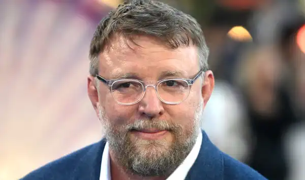 Lionsgate Lands Next Guy Ritchie Movie Starring Henry Cavill & Jake Gyllenhaal