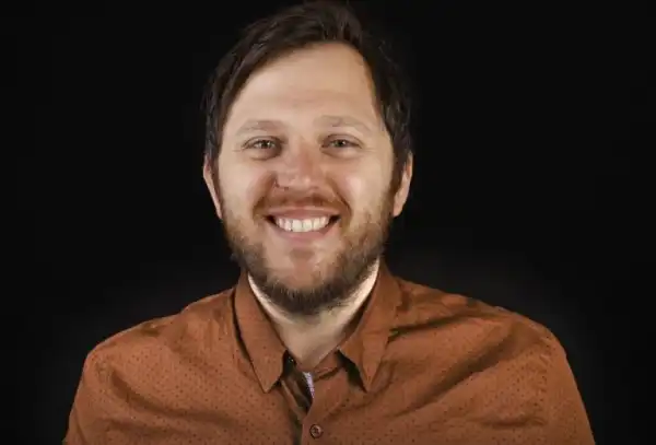 Ian Yates – Never Alone