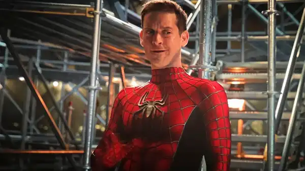 Tobey Maguire on Lookalike Elijah Wood, Tropic Thunder, & Bully Maguire