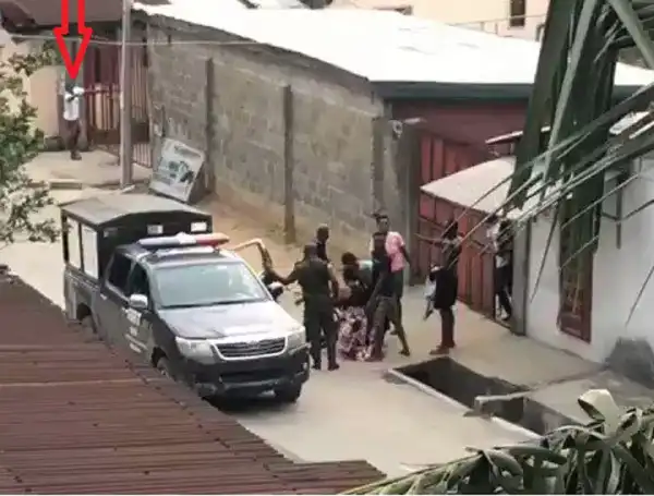OMG! Policeman Shoots, Pursue Man Protesting His Neighbour’s Assault In Portharcourt (Watch Video)