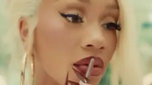Saweetie - boffum (Video)