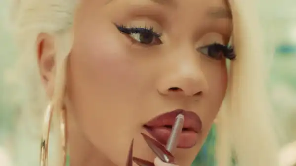 Saweetie - boffum (Video)