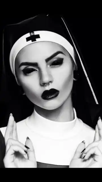 Crazy Nun - S01 E35