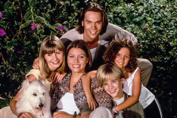 7th Heaven Reboot in the Works, First Details Revealed