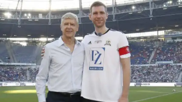 Ex-Arsenal boss Wenger keeps door open to management return