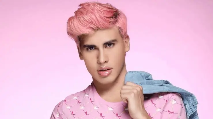 Biography & Career Of La Divaza