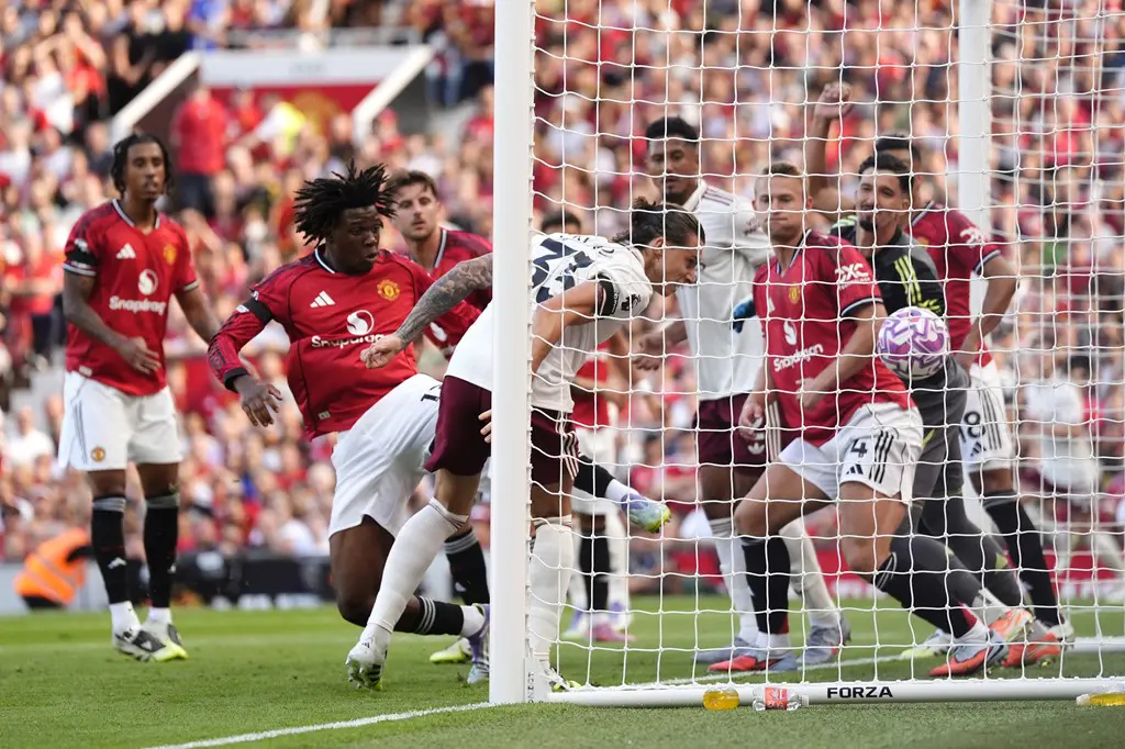 Man Utd vs Arsenal: Calafiori nets winner as Gunners win 1-0