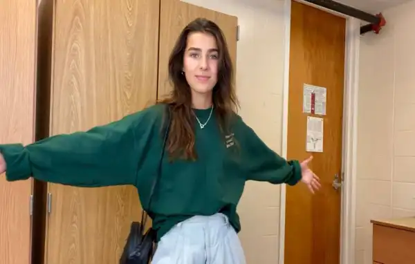 Net Worth Of Halle Burns