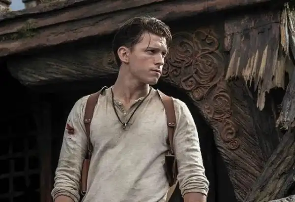 Uncharted Movie Photo Shows Mark Wahlberg’s Sully Without a Mustache