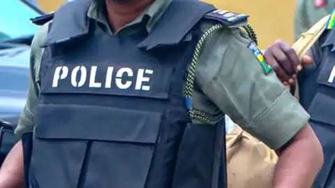 Niger police intercepts vehicle with 15 pump action guns, 30 cartridges