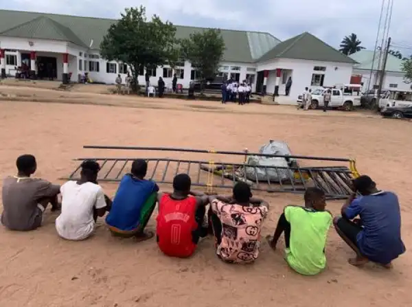NSCDC Arrests Seven For Removing, Selling Road Barricades In Imo
