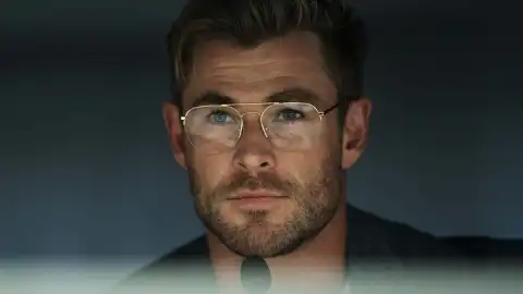 Crime 101 Trailer Shows Chris Hemsworth & Halle Berry Team-up at CinemaCon