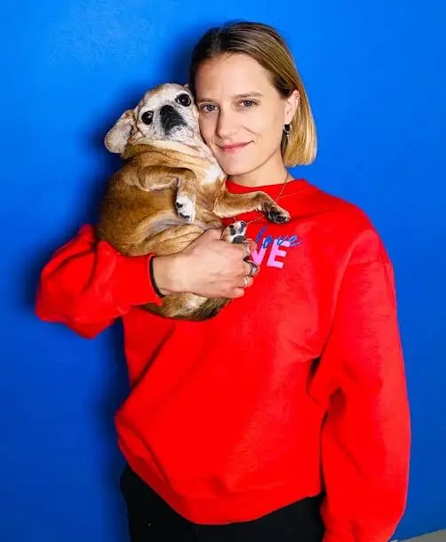 Age & Career of Marie Papillon