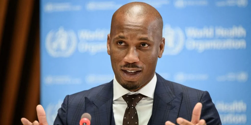 AFCON: Drogba celebrates with Osimhen after Nigeria’s 2-0 win over Cameroon [VIDEO]