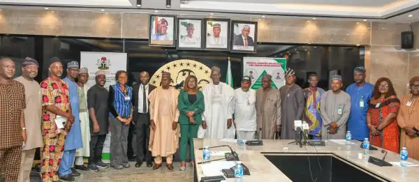 Housing Minister backs plan for ‘NUJ FCT journalists village’ in Abuja