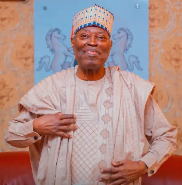 Reactions As Pastor Kumuyi Rocks Babbarriga (Photo)