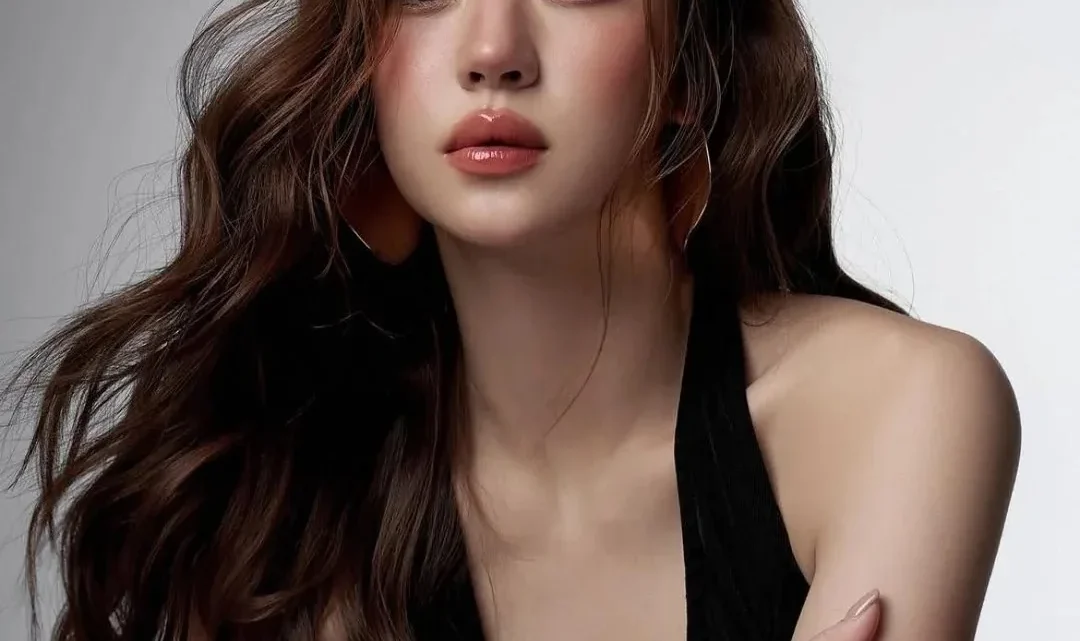 Biography & Career Of Natsha Taechamongkalapiwat