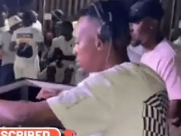 Mas Musiq – Exclusives (Live Performance) (Video)