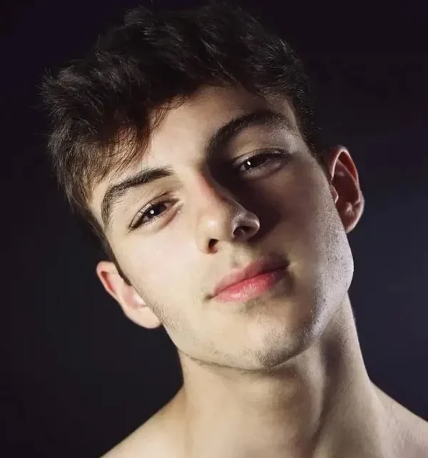 Age & Career Of Elliott Hanna