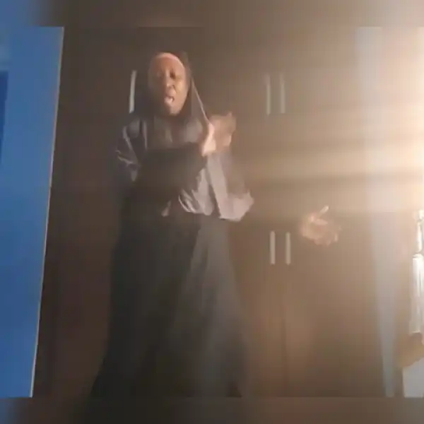 Aisha Yesufu Shows Off Amazing Dance Skills In Hijab (Photo+Video)