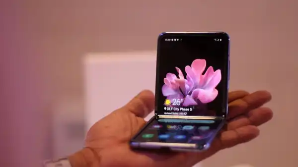 Samsung is apparently working on the first cheap foldable phone