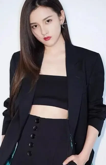 Net Worth Of Song Zuer